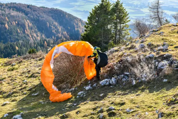 Como Evitar Acidentes Comuns no Parapente: Um Guia de Precaução