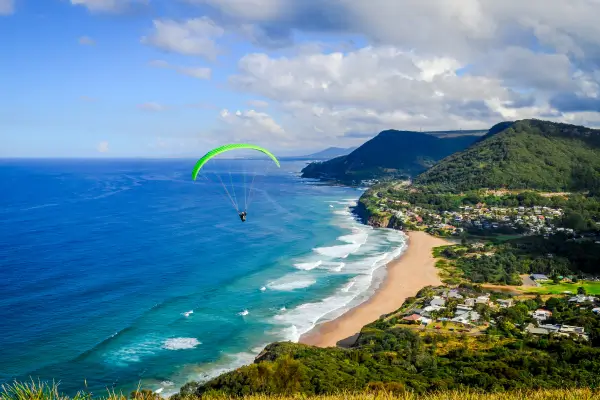 Explorando as Paisagens Únicas da Austrália através do Parapente